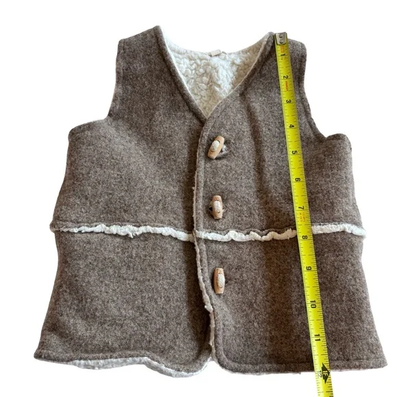 The Simple Folk Kids Undyed Wood Toggle Wool Vest 12-18 Months - Picture 4 of 8